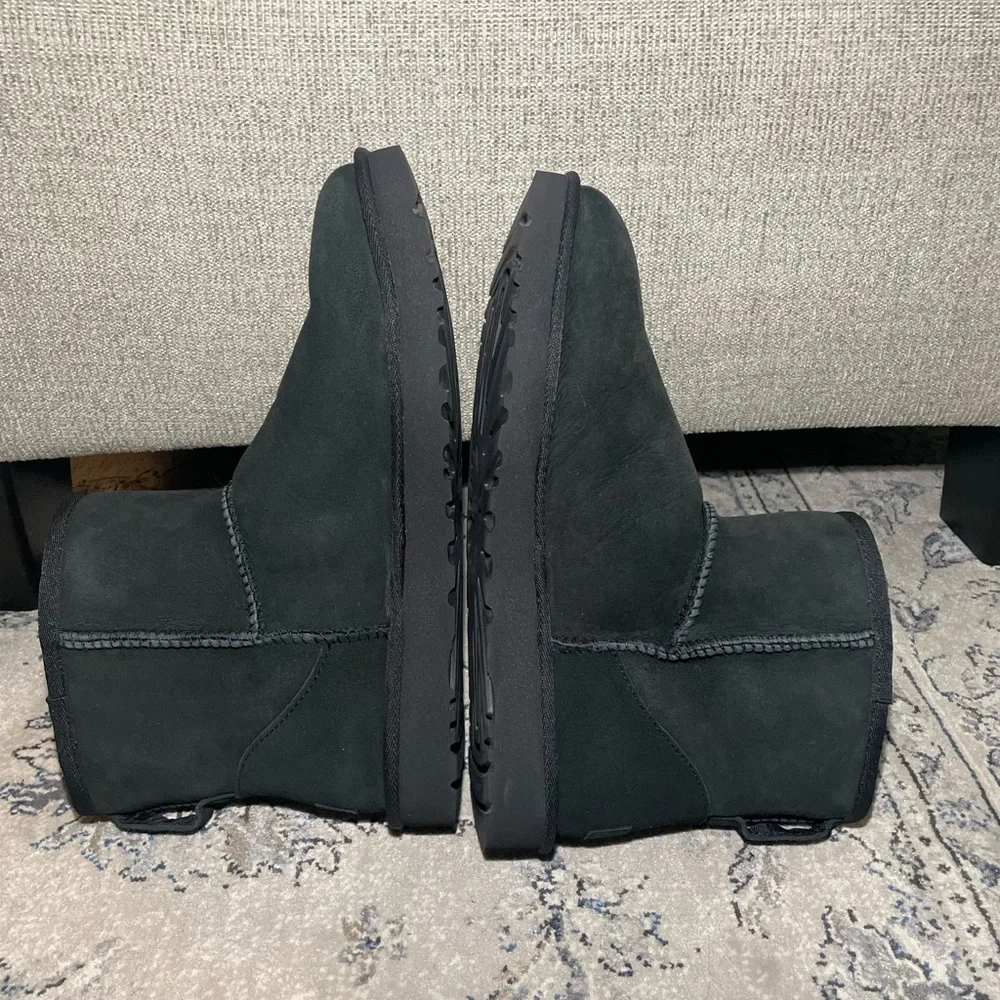 UGG Classic Mini II Boots in Black